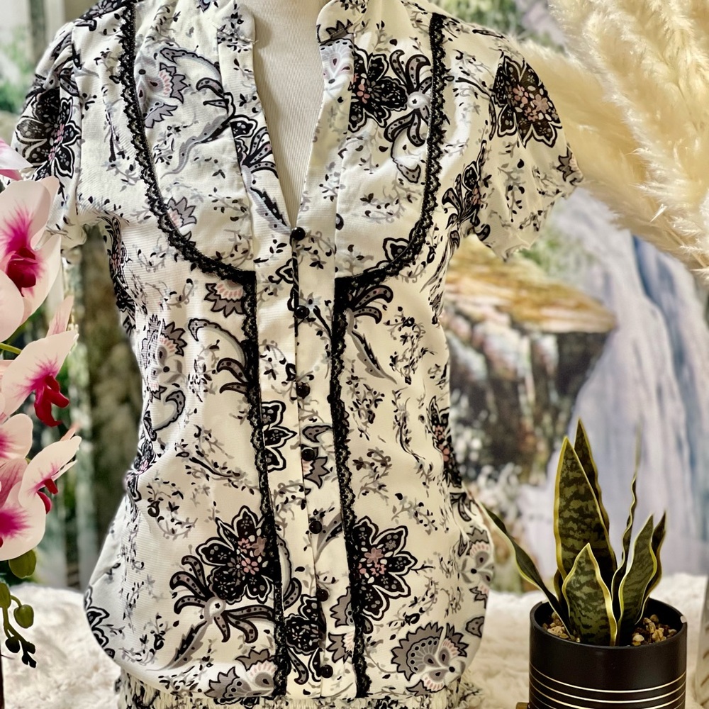 MAURICES Cream Black Lace